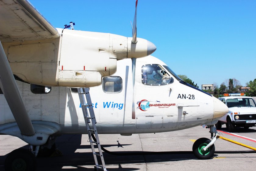 АН-28 пассажирский самолёт