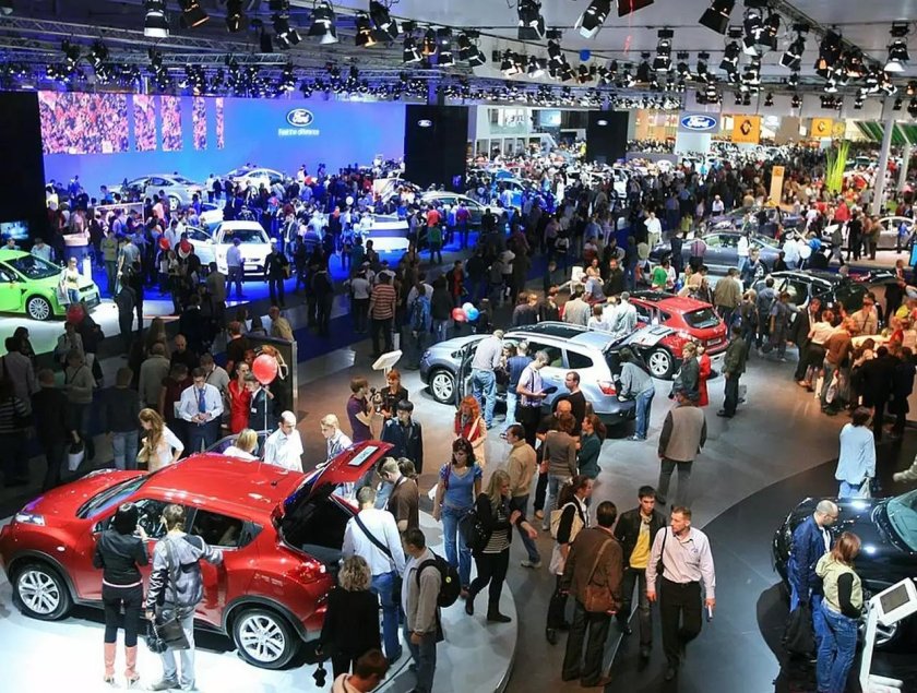 Автосалон в москве