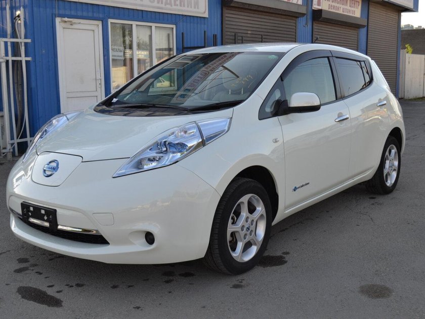 Nissan leaf 2011