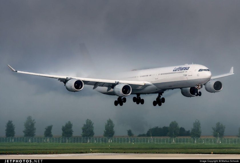 Airbus a340 самолет
