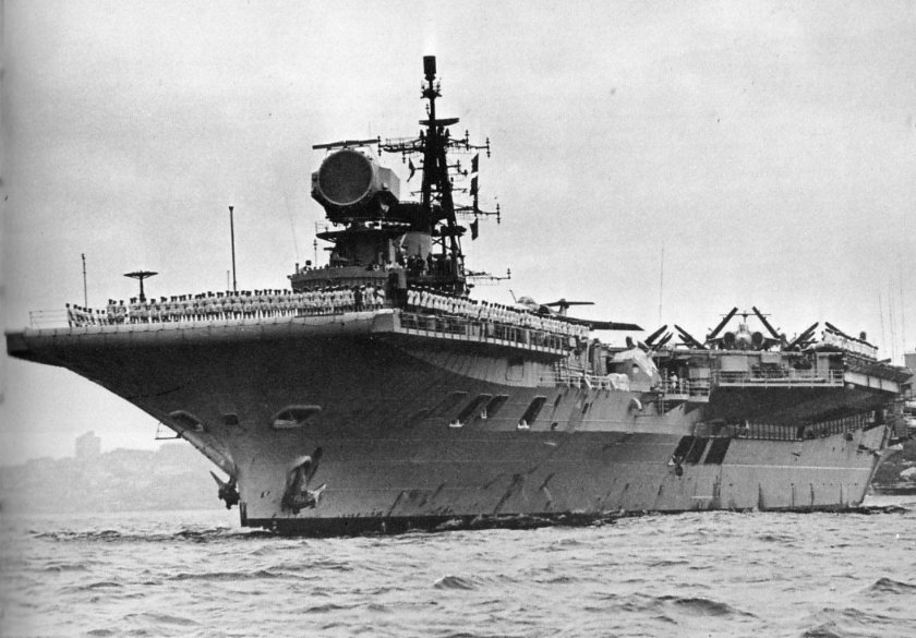 Авианосец HMS Victorious