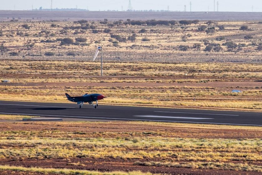 Беспилотный самолет