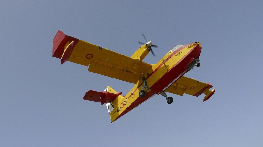Канадэр CL-215