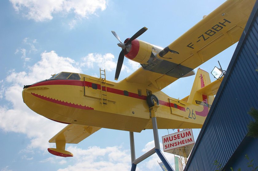 Canadair CL-215