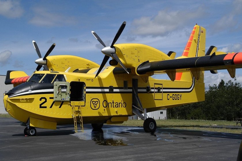 Canadair CL-215