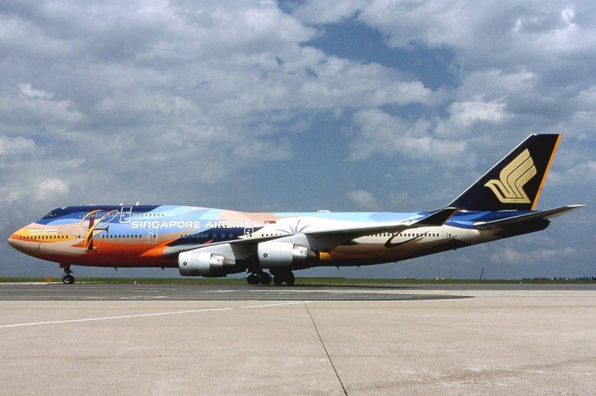Boeing 747 Singapore Airlines Flight 006