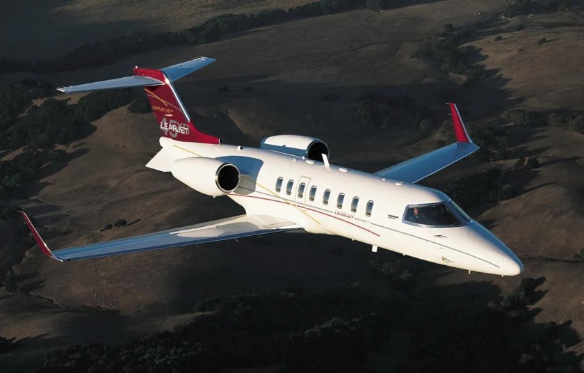 Самолет 45 Learjet