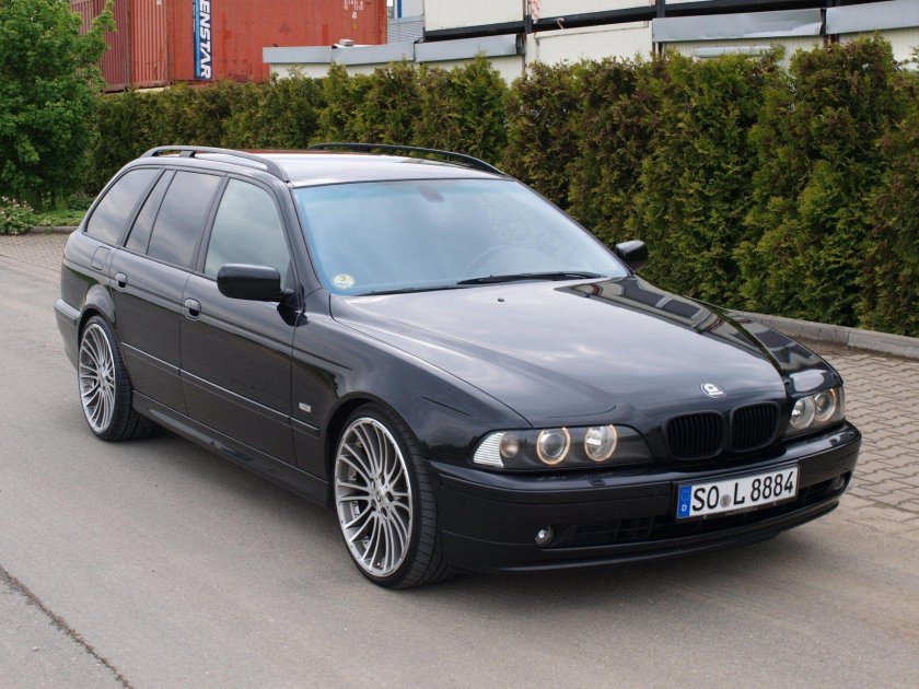 БМВ е39 универсал