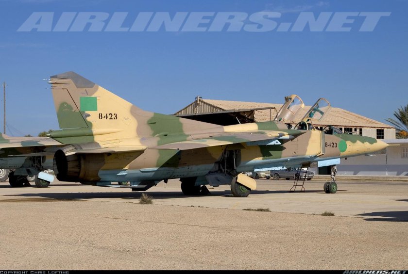 F-4j_of_VF-74_with_Libyan_mig-23_over_Gulf_of_Sidra_1981
