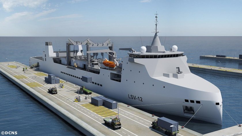 Судно снабжения ВМС Франции