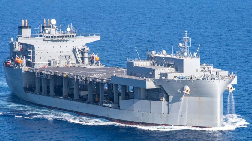 Экспедиционная морская база USS Lewis b Puller ESB 3