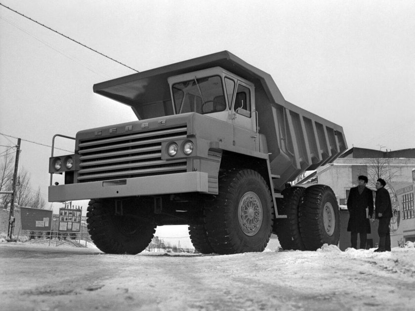 БЕЛАЗ-540 самосвал