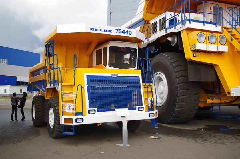 БЕЛАЗ-75710 самосвал