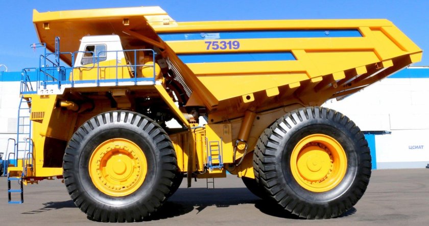 БЕЛАЗ-75710 самосвал