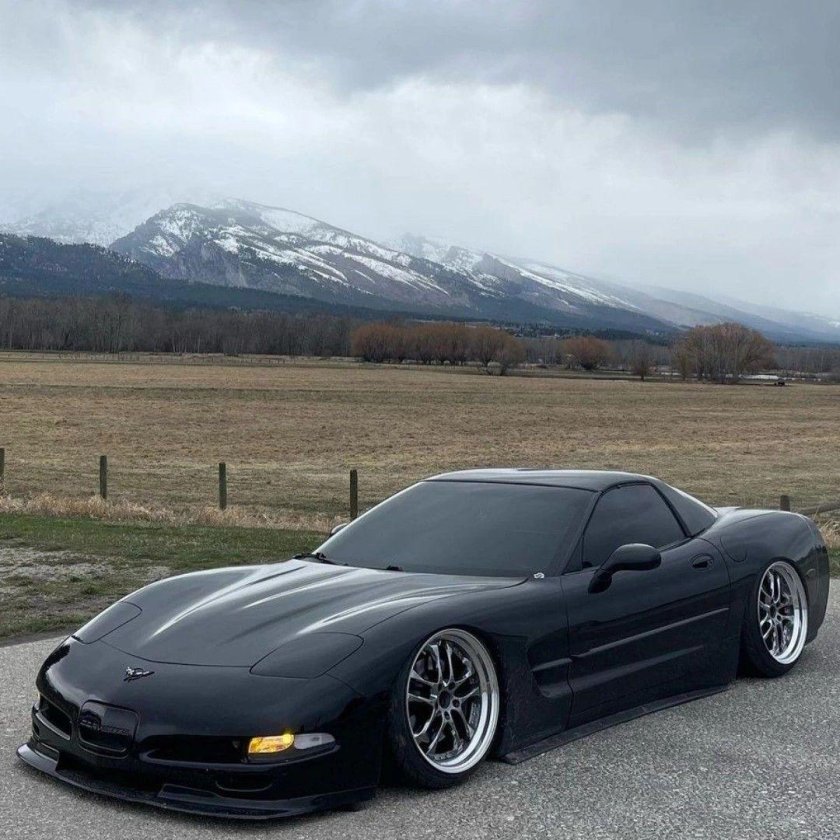 Додж Корвет