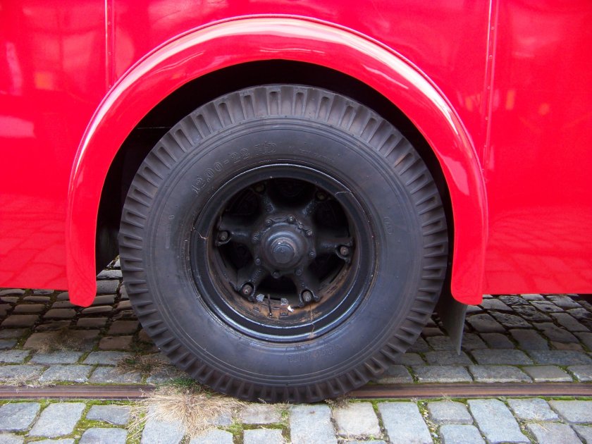 Колесо от автобуса