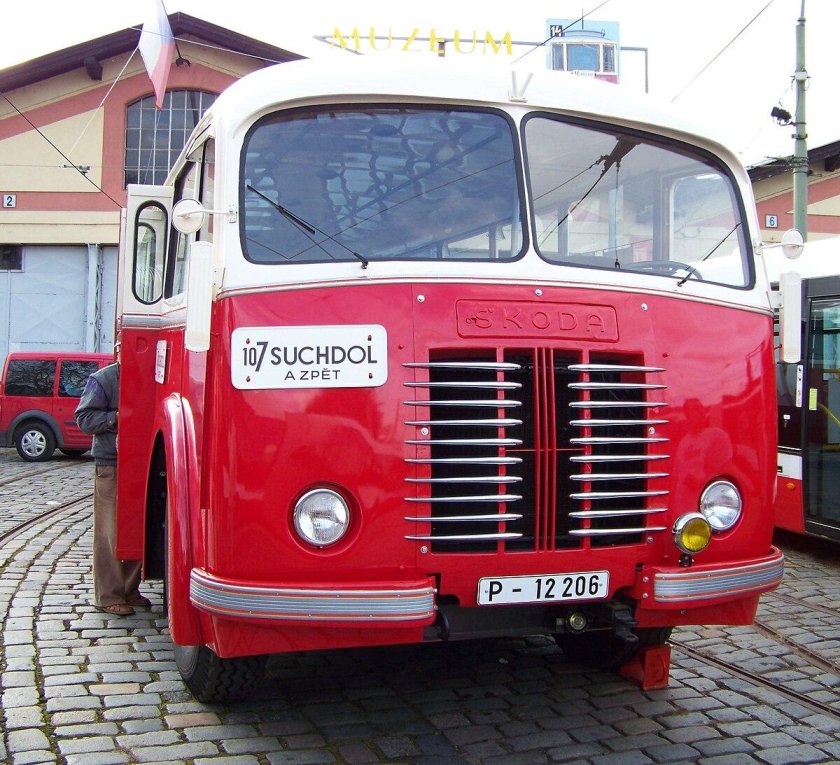 Шкода 706