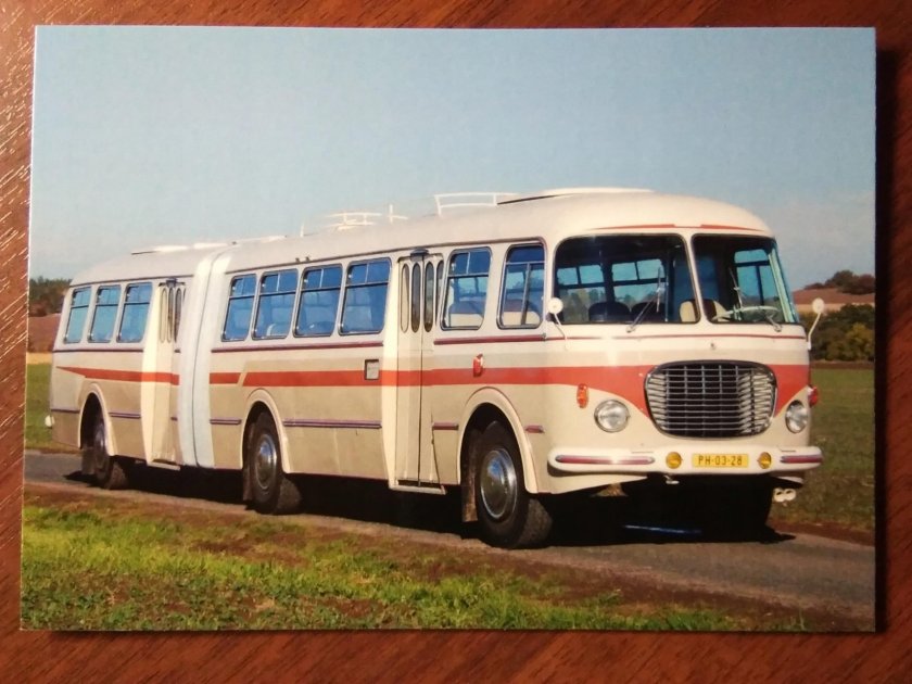 Автобус Шкода современный