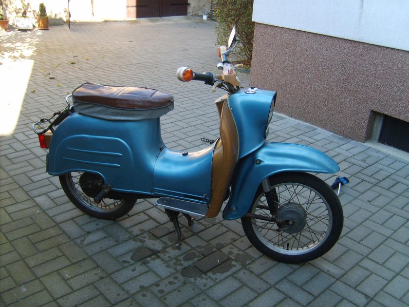 Мопеды Саркана Звайгзне