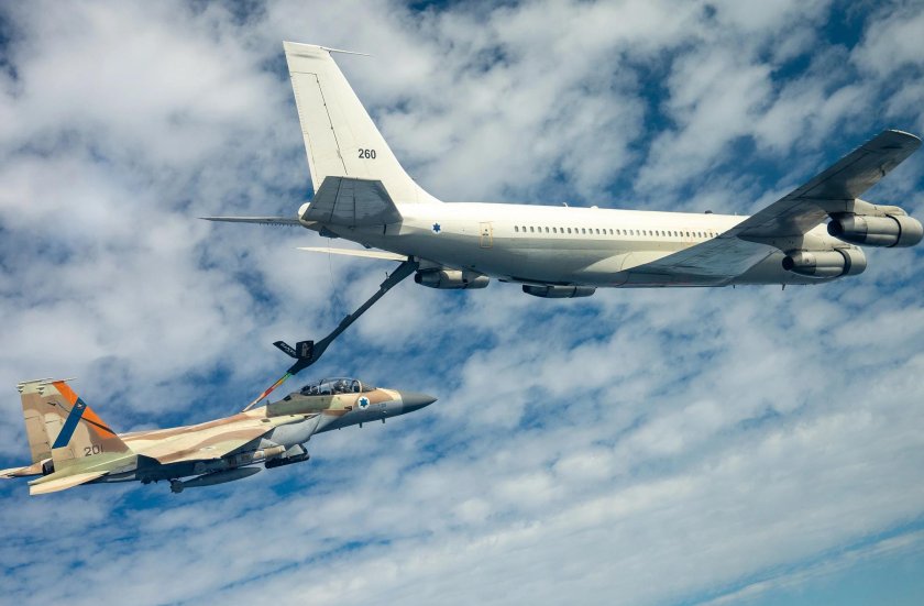 Военные самолет