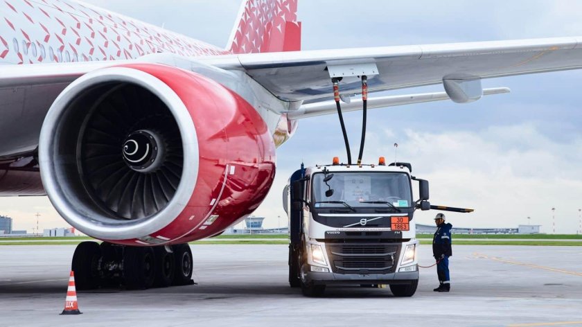 Заправка самолета