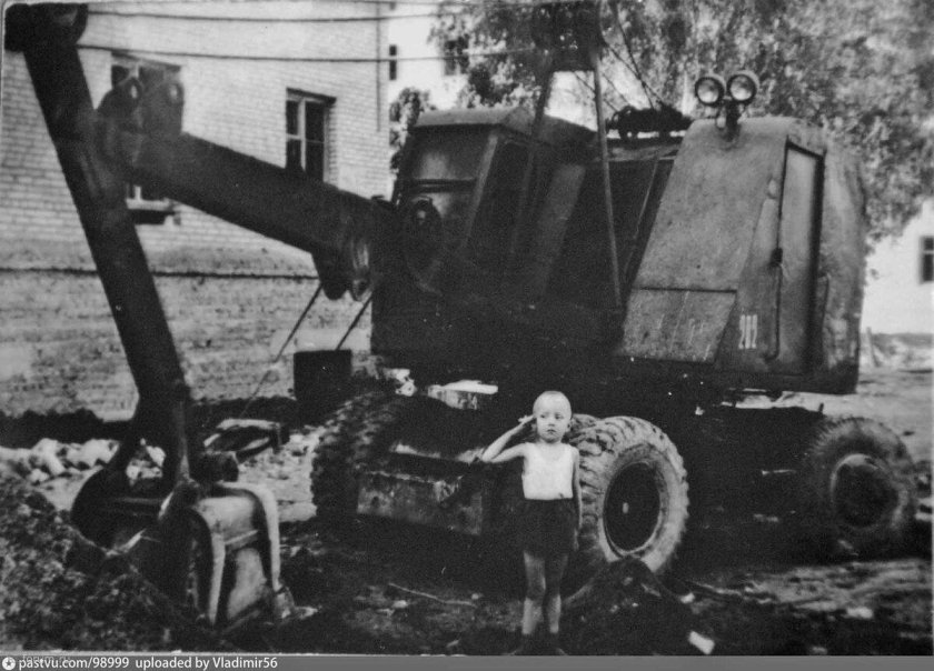 Экскаватор э-656