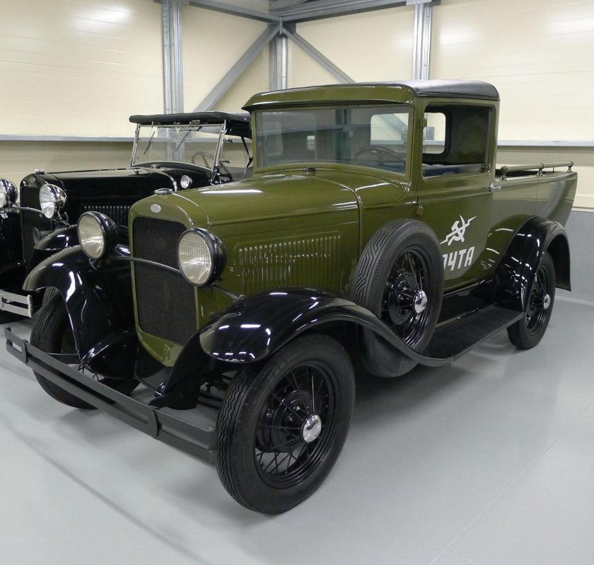 Автомобиль ГАЗ 4