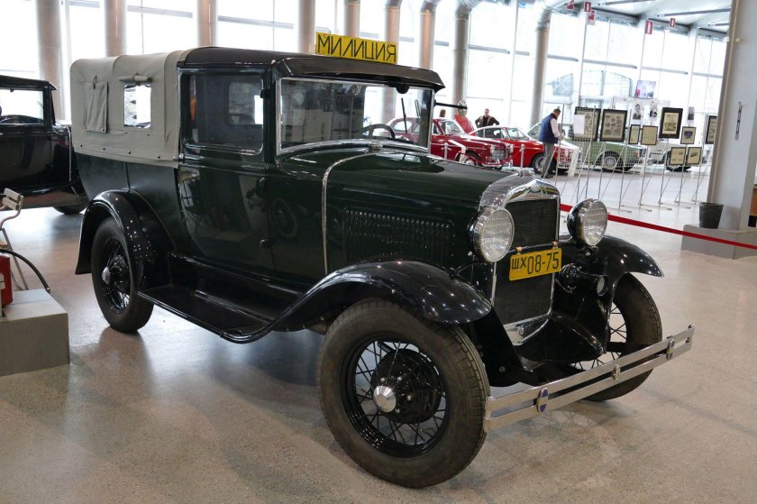 Автомобиль ГАЗ 4