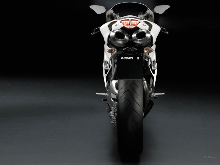 Дукати мотоцикл сзади