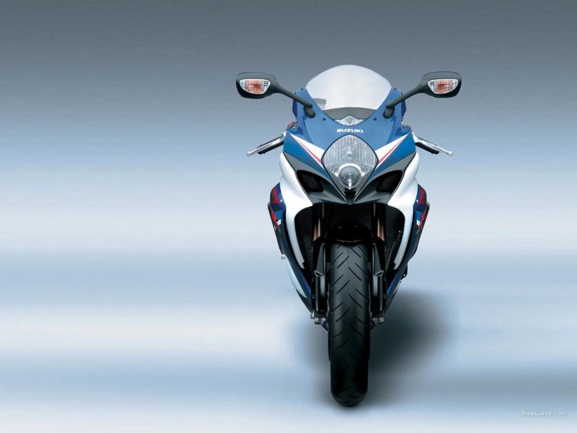 Мотоцикл Сузуки r1
