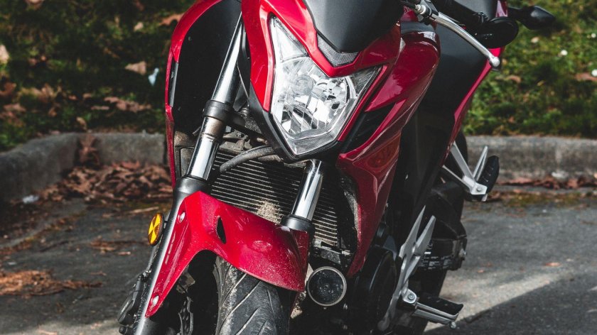 Мотоцикл спереди