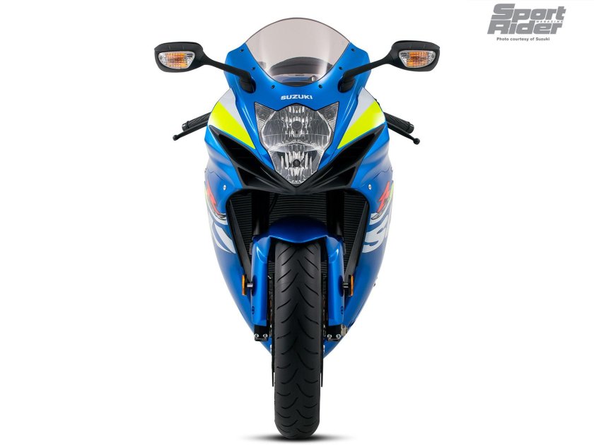 Suzuki GSXR 750 спереди