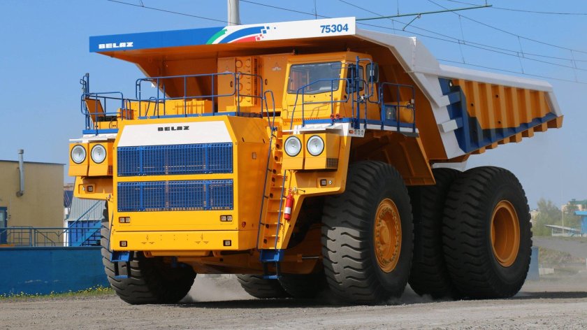 БЕЛАЗ-75710 самосвал