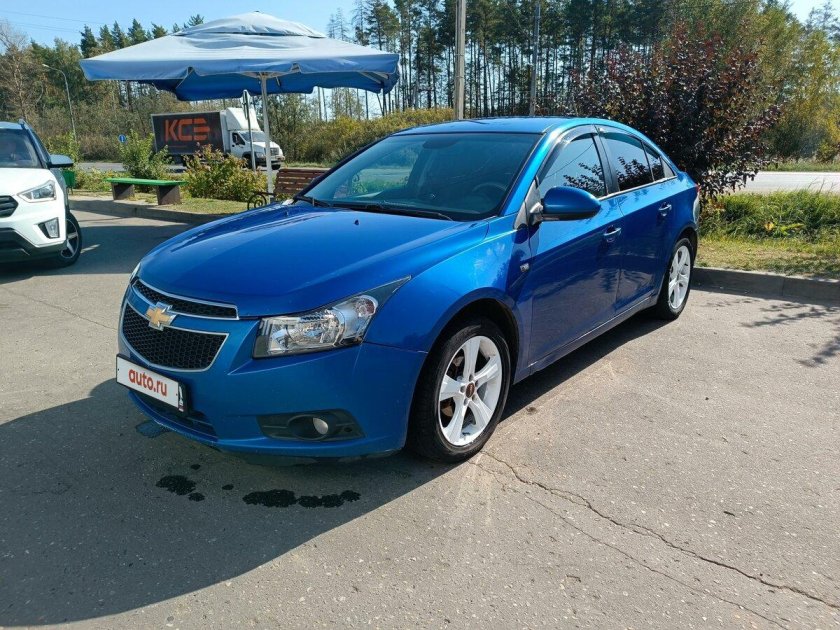 Chevrolet cruze 2011 синий