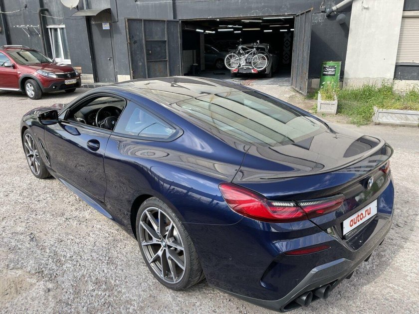 Синий бмв
