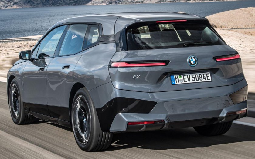 IX BMW 2021 электро