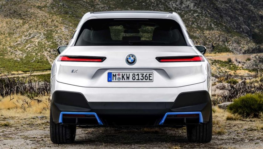 IX BMW электрокроссовер