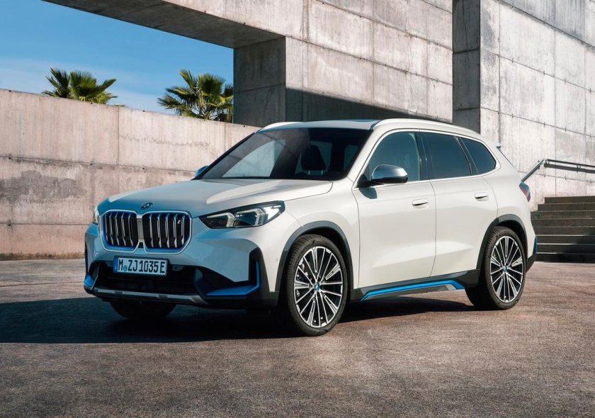 БМВ кроссовер 2023