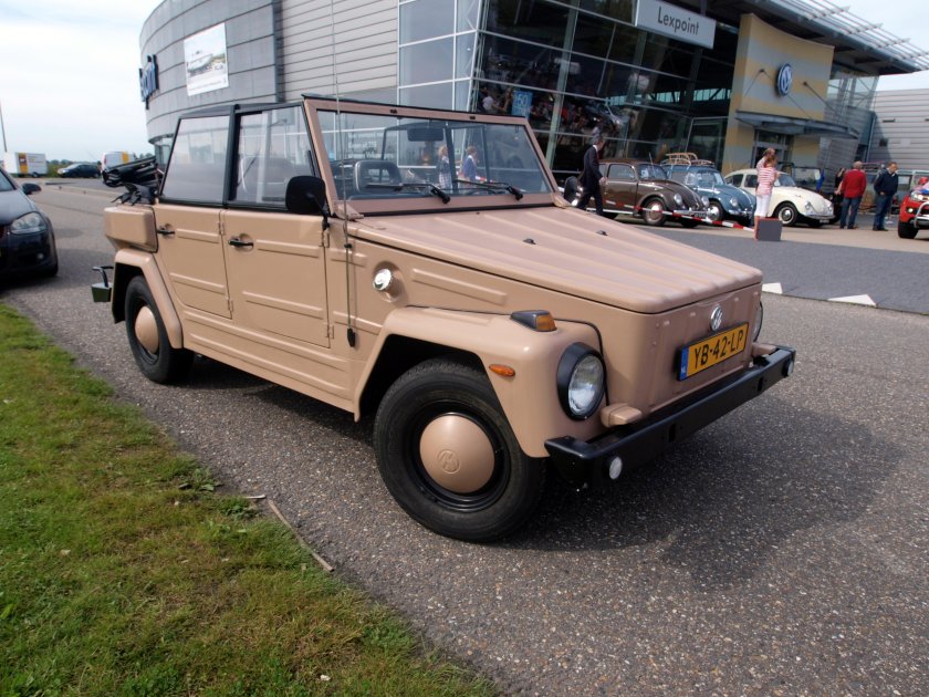 Фольксваген 1978 бежевый