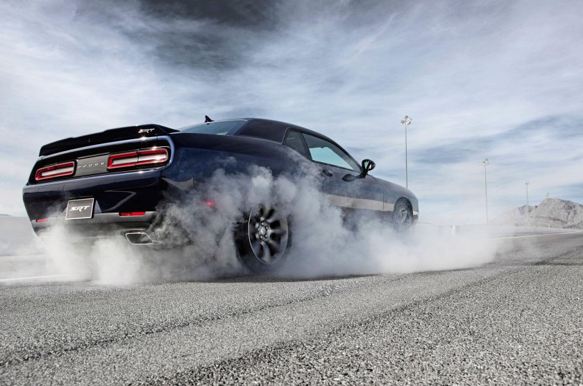 Додж Челленджер дрифт