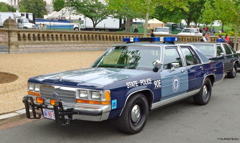 State Trooper Ford Crown
