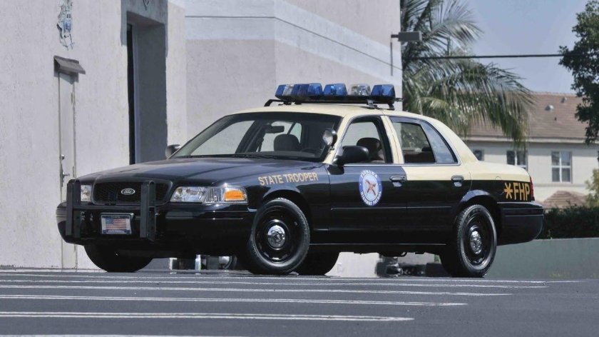 Ford Crown Victoria Police Interceptor 2011