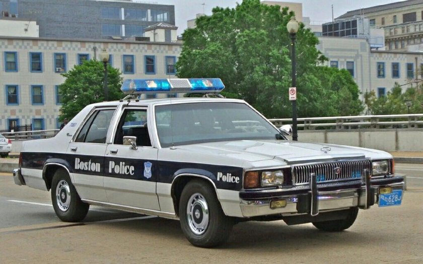 Форд Краун Виктория