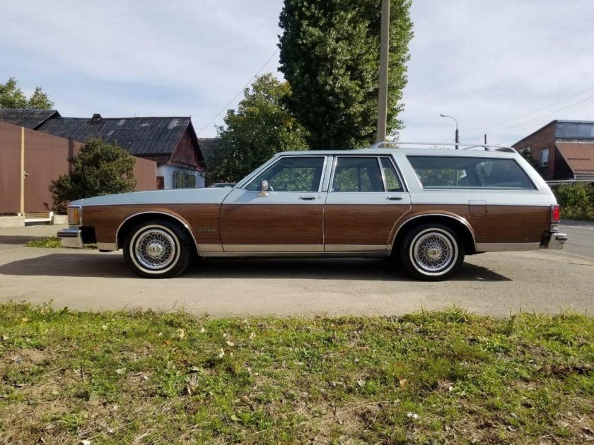 Oldsmobile Custom Cruiser 1983
