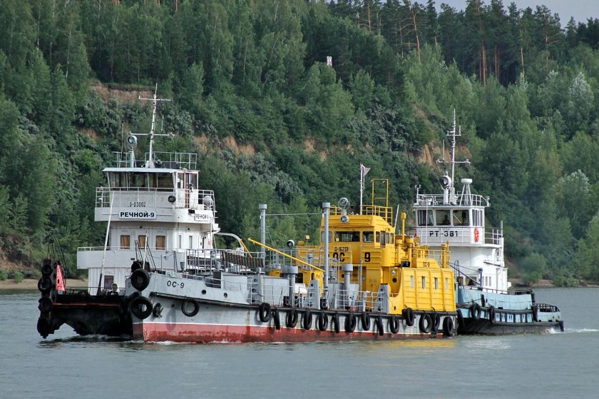 Теплоход буксир-толкач