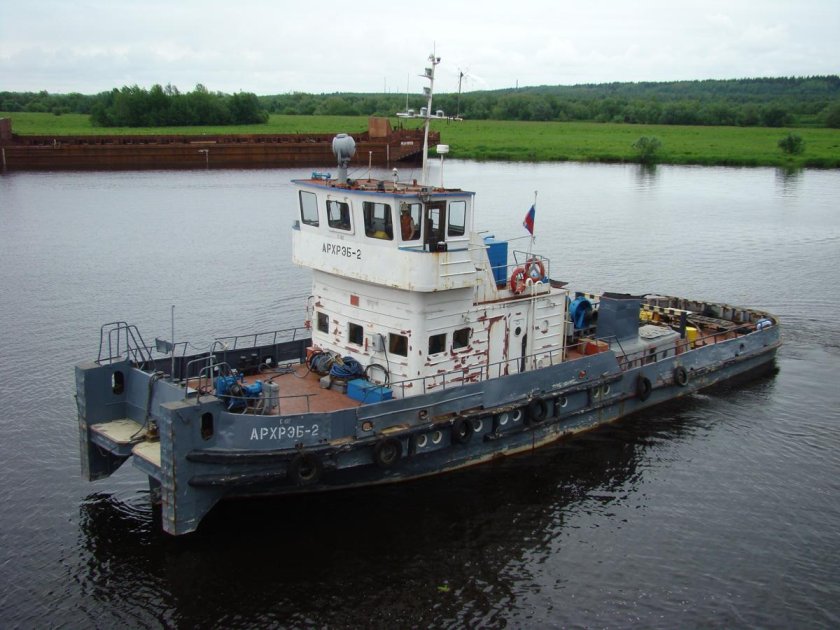 Теплоход буксир-толкач