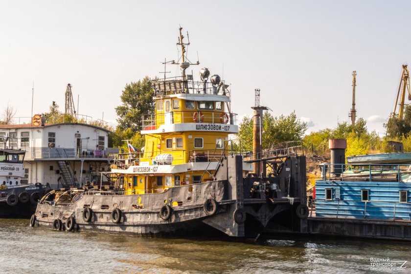 Буксир толкач Шлюзовой