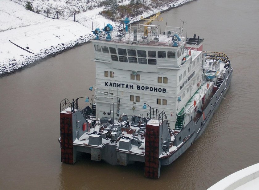 Теплоход буксир-толкач