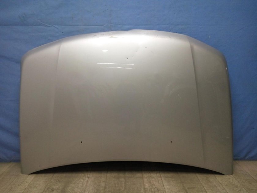 Капот автомобиля