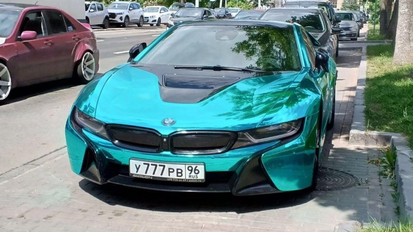 Bmw i8 зеленая
